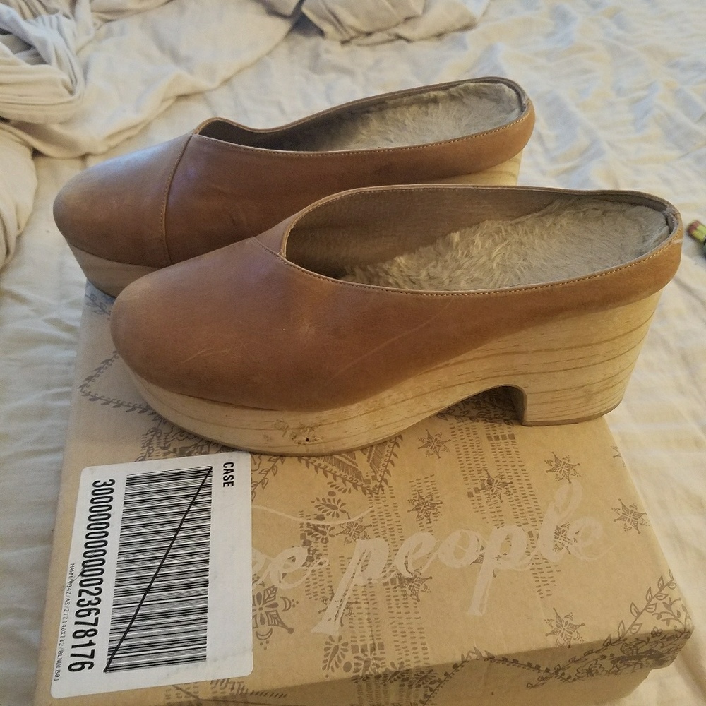 Free people clogs